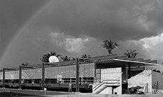 Pavilhão administrativo em Santo Antônio dos Lopes